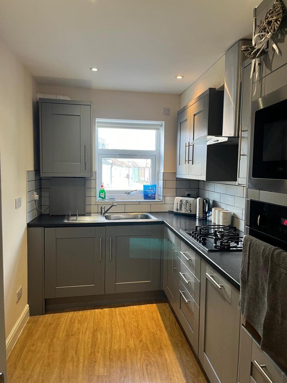 Short Term Lets From £15 Per Person Per Night Bristol Exterior foto